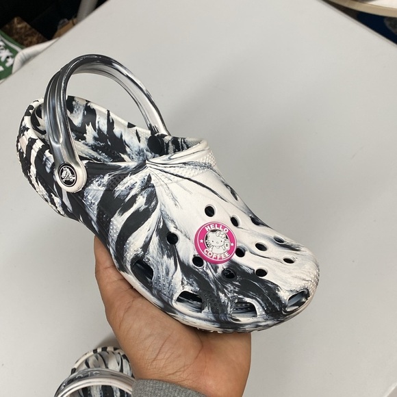 Crocs Classic Marbled Clog With Hello Kitty Jibbitz - Picture 5 of 8